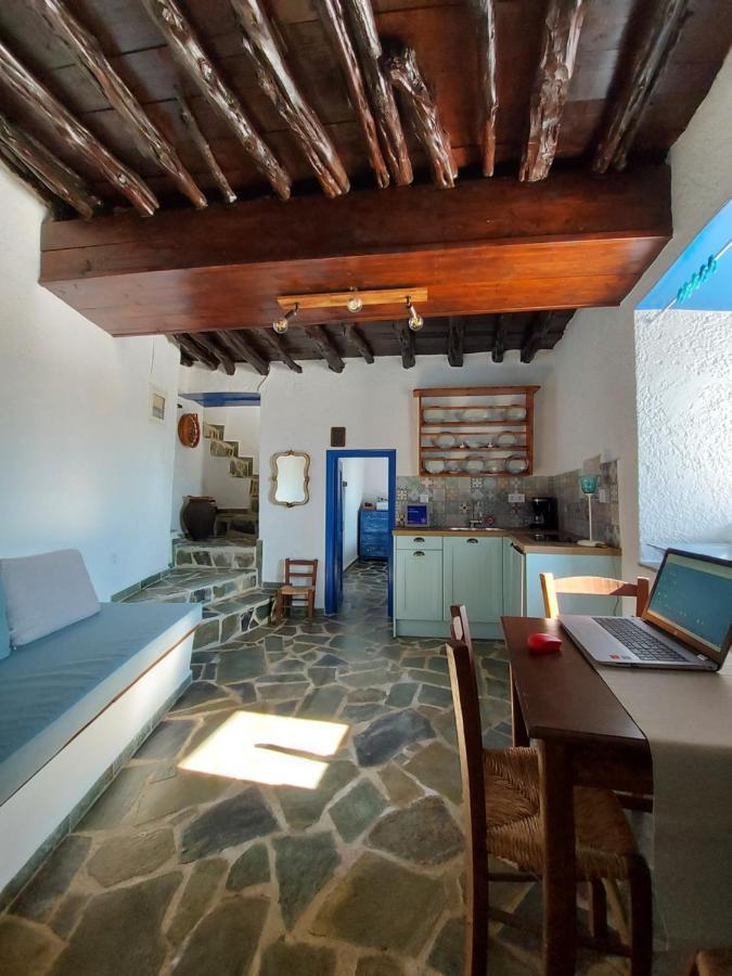 Le Petit Chateau Ано Сирос Екстериор снимка